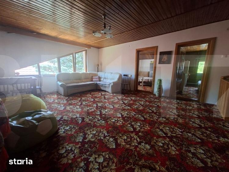 Casă cu 8 camere cu Teren 4500 Mp în Vâlcele