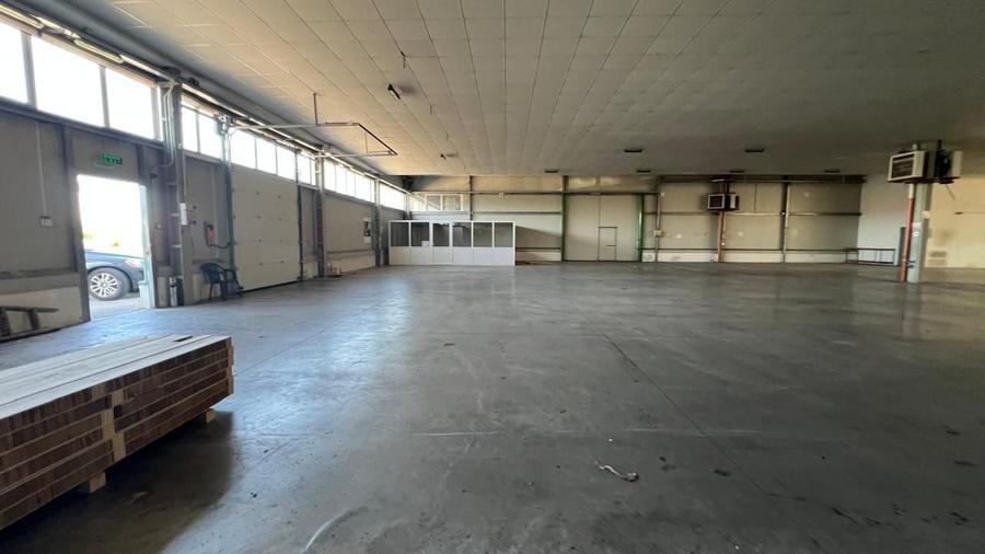 Spațiu comercial, de 1,400 mp, în Aeroport
