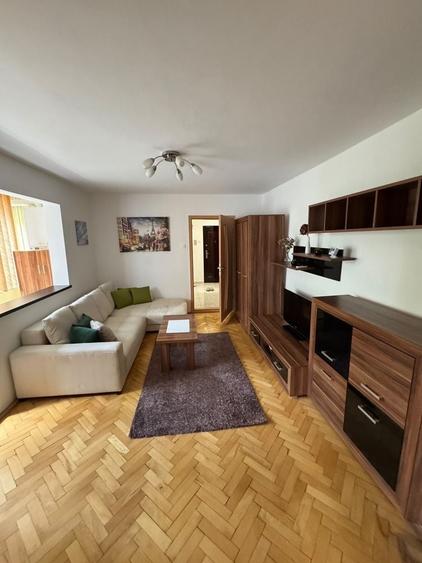 Apartament cu 2 camere semidecomandat în Șagului