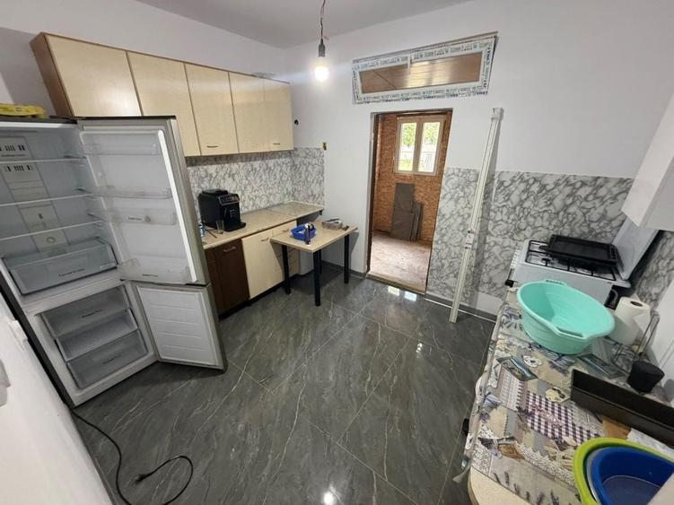 Casă cu 3 camere cu Teren 350 Mp în Giurgiului