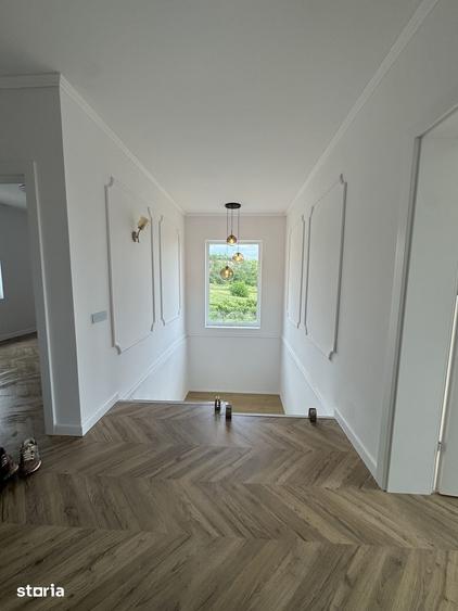 Casă cu 5 camere cu Teren 432 Mp în Central