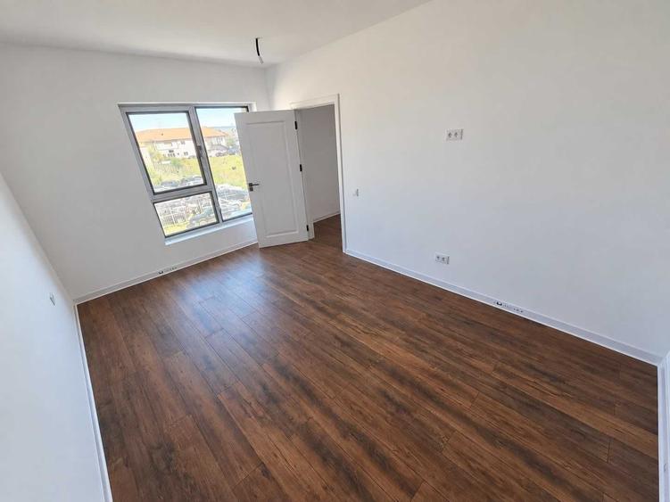 Apartament cu 2 camere decomandat în Exterior Vest