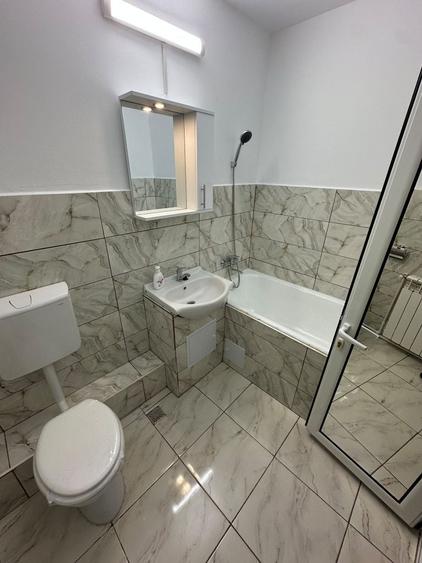 Garsonieră decomandată în Micro 21