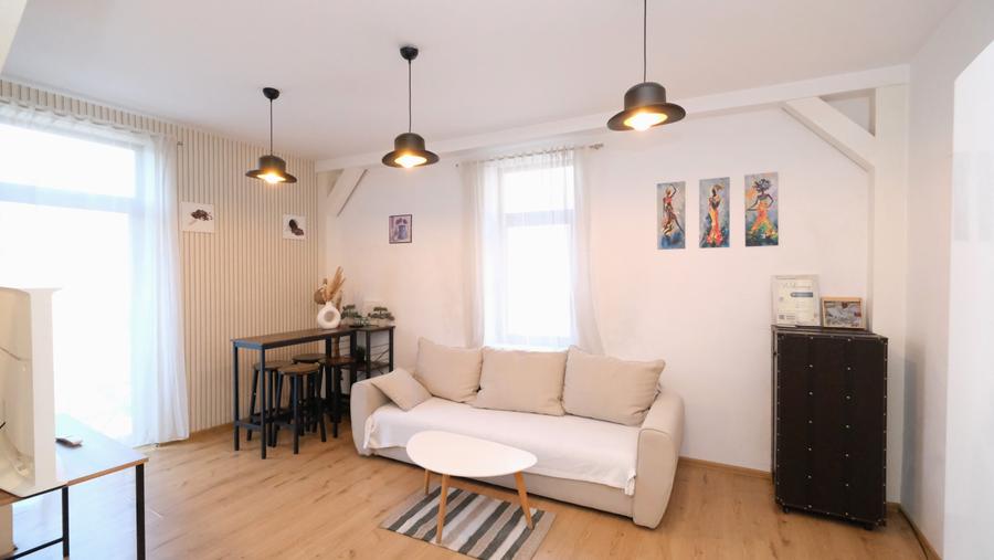 Apartament cu 4 camere decomandat în Mitropolie