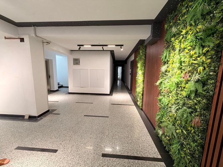 Apartament cu 3 camere decomandat în P-ța Muncii