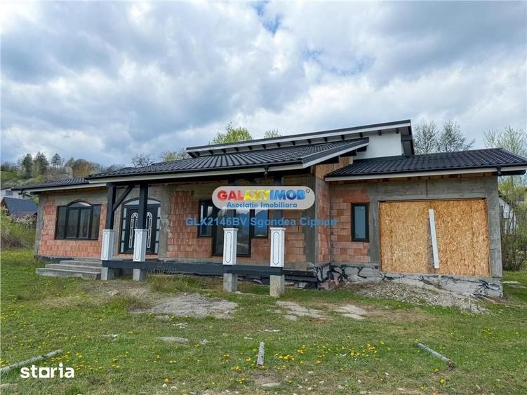 Casă cu 6 camere cu Teren 1077 Mp în Central