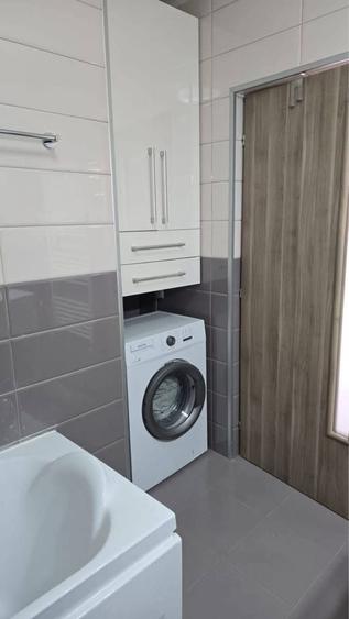 Apartament cu 3 camere decomandat în Florești