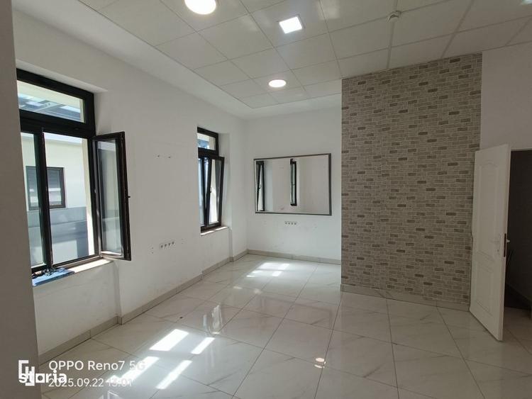 Spațiu comercial, de 210 mp, în Central