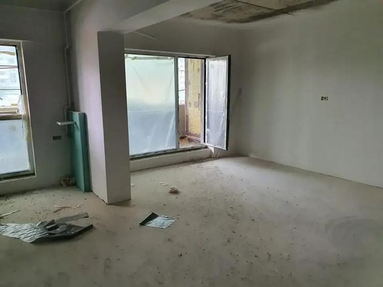 Apartament cu 4 camere decomandat în Theodor Pallady