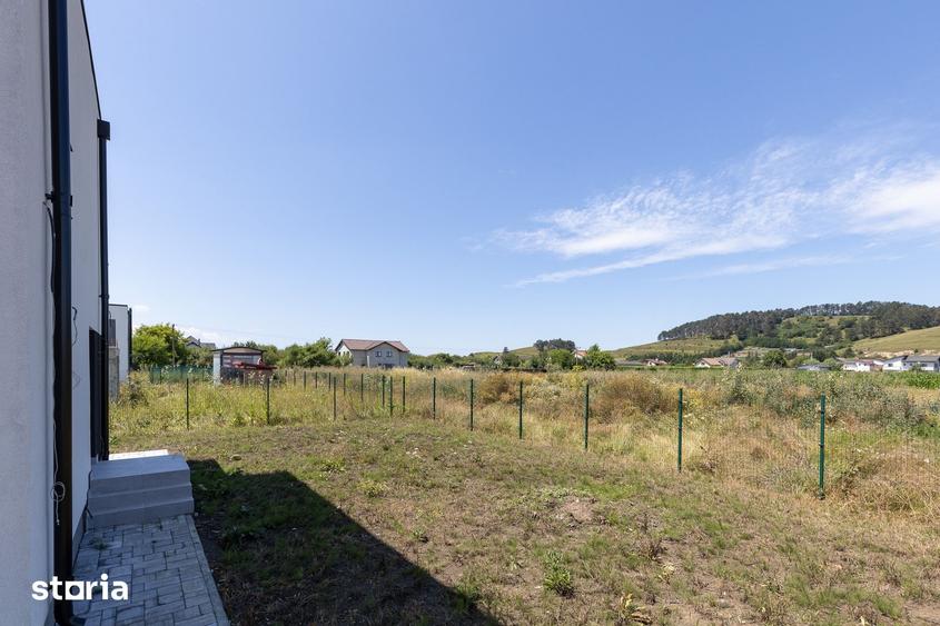 Casă cu 5 camere cu Teren 500 Mp în Noua