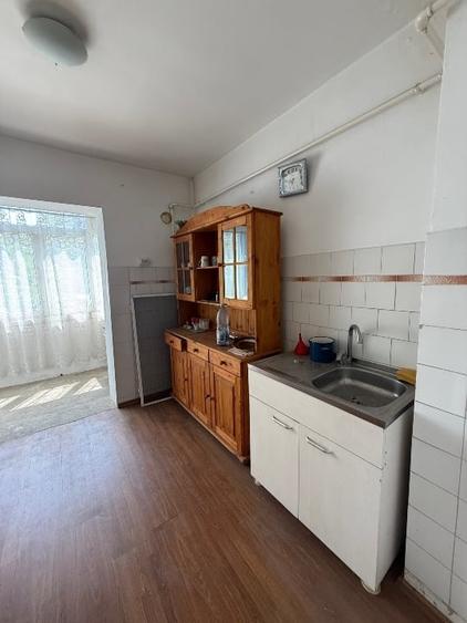 Apartament cu 2 camere decomandat, mobilat în Cantacuzino