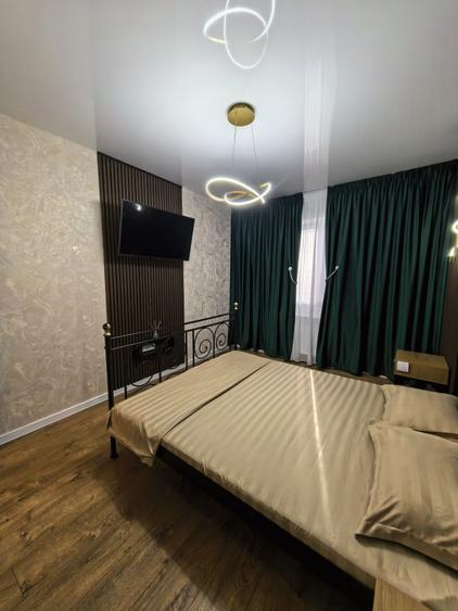 Apartament cu 2 camere decomandat în Roșu