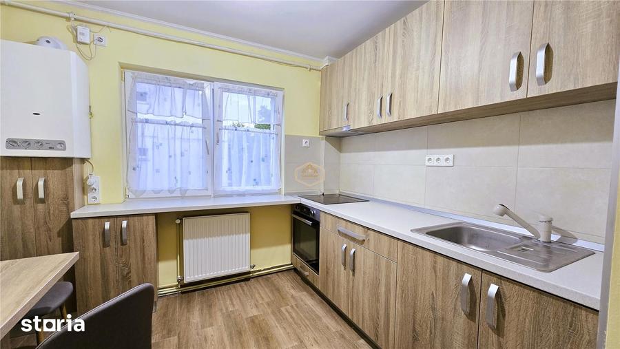 Apartament cu 3 camere decomandat în Micro 16