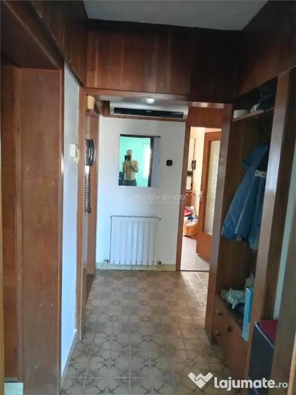 Apartament cu 3 camere decomandat în Central