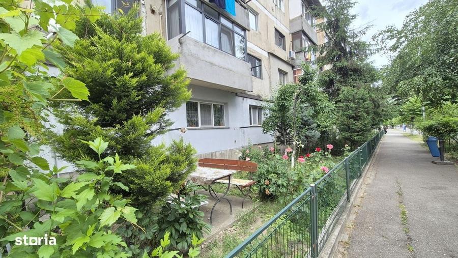 Apartament cu 3 camere semidecomandat în Central