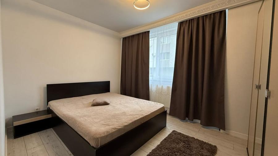 Apartament cu 3 camere semidecomandat în Florești