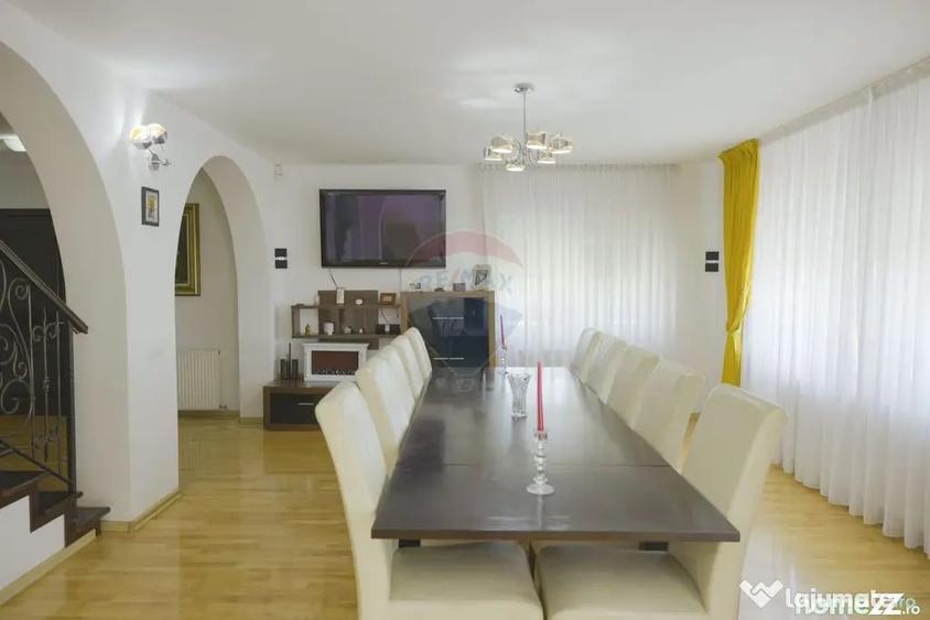 Casă cu 7 camere cu Teren 3093 Mp în Girov