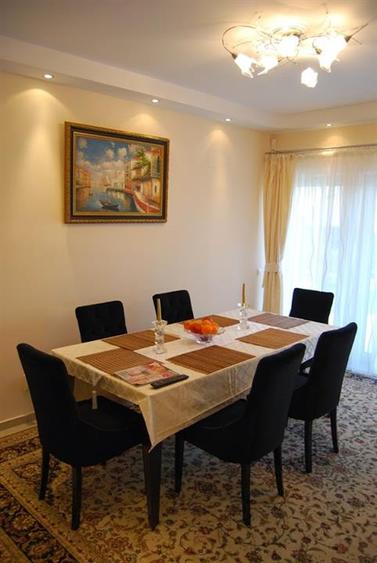 Casă cu 5 camere cu Teren 770 Mp în Pipera