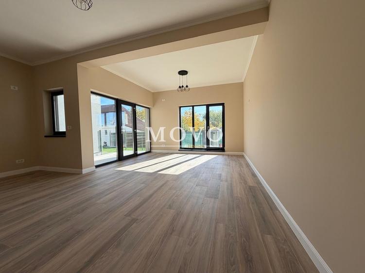 Duplex cu 4 camere cu Canalizare în Covaci