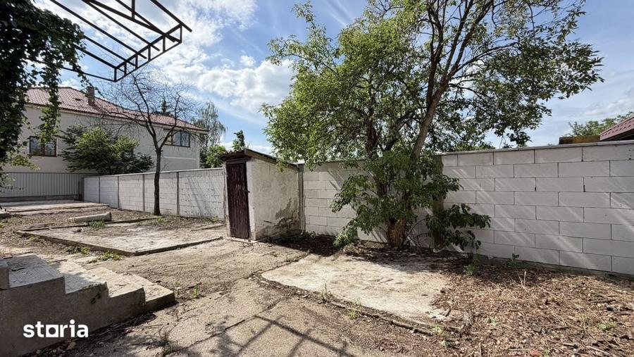 Casă cu 5 camere cu Teren 557 Mp în Central