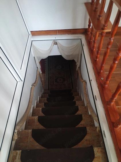 Casă cu 5 camere cu Teren 1016 Mp în Central