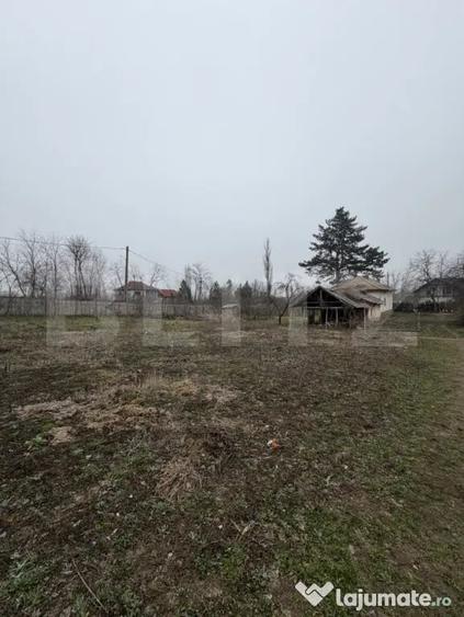 Casă cu 3 camere cu Teren 2714 Mp în Central