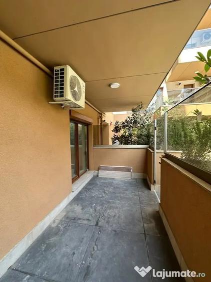 Apartament cu 4 camere decomandat în Pipera