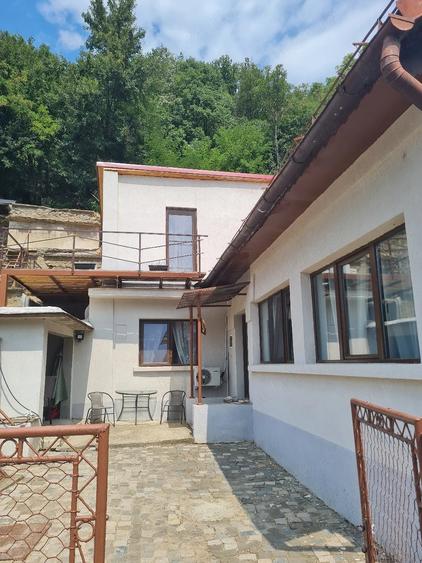 Casă cu Teren 350 Mp în Central