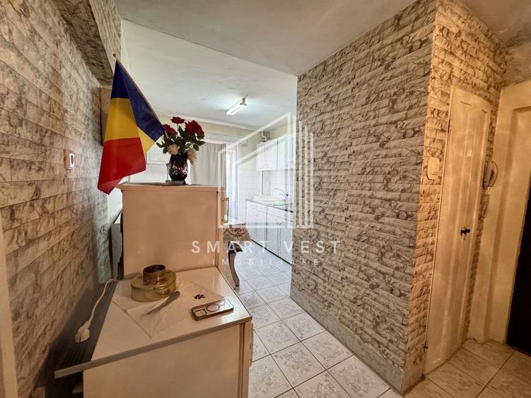 Apartament cu 2 camere semidecomandat, mobilat în Botizului