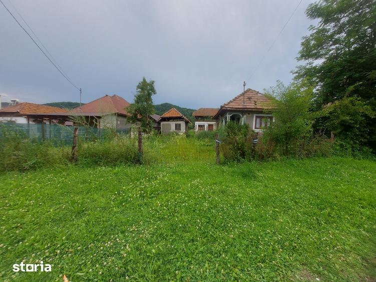 Casă cu 2 camere cu Teren 1206 Mp în Cândești
