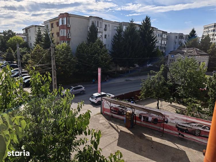 Casă cu 6 camere cu Teren 400 Mp în Calea București