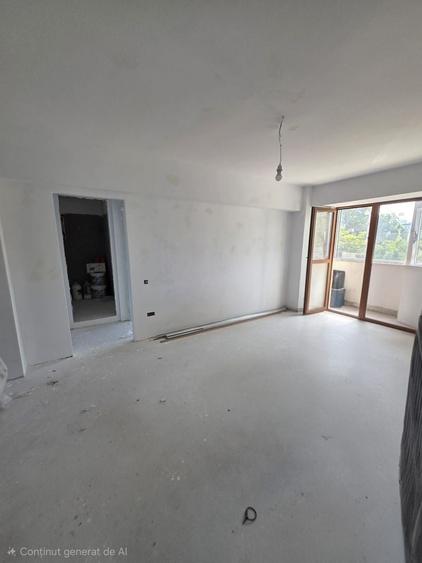 Apartament cu 3 camere semidecomandat în Gorjului