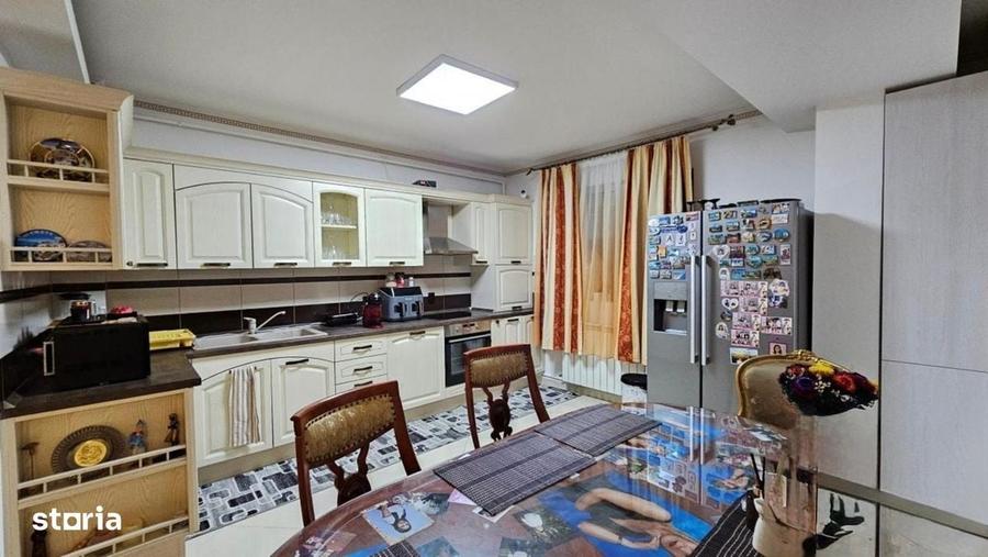 Apartament cu 3 camere decomandat în Prelungirea Ghencea