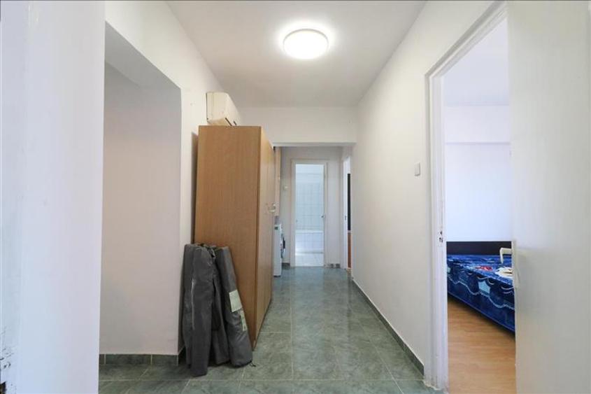 Apartament cu 3 camere decomandat în Hala Centrală