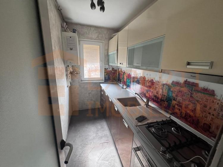 Apartament cu 3 camere semidecomandat, mobilat în Casa de Cultură