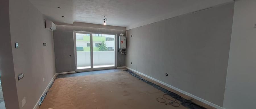 Apartament cu 2 camere semidecomandat în Florești