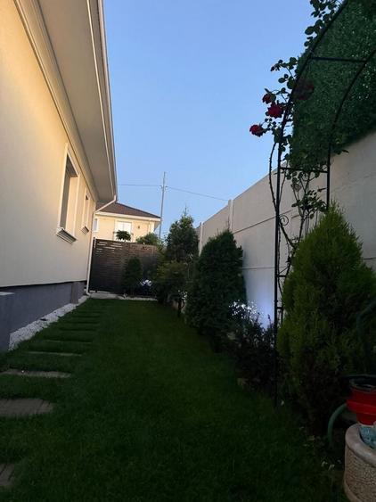 Duplex cu 3 camere cu Canalizare în Bucovăț (Remetea Mare)