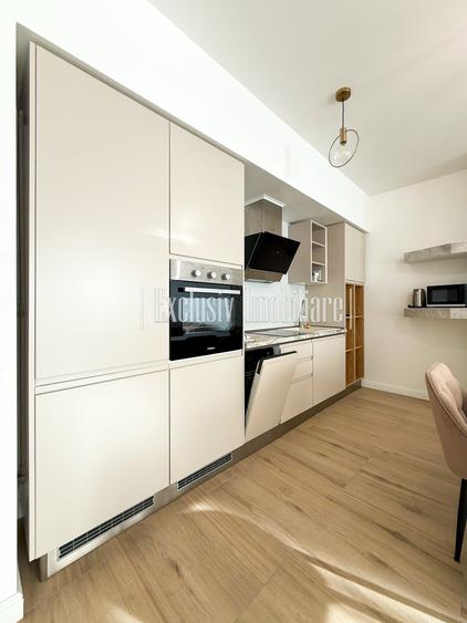 Apartament cu 3 camere decomandat în Delfinariu