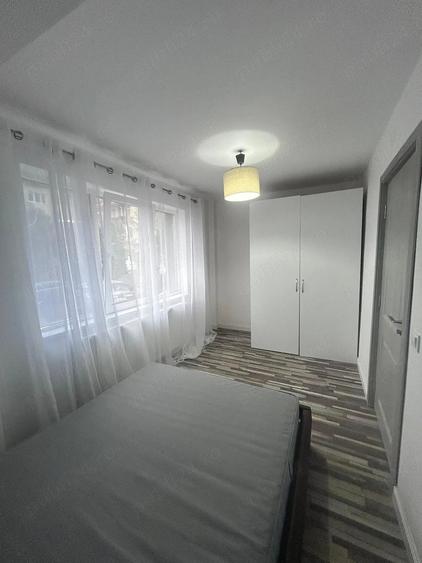 Apartament cu 3 camere semidecomandat în Florești