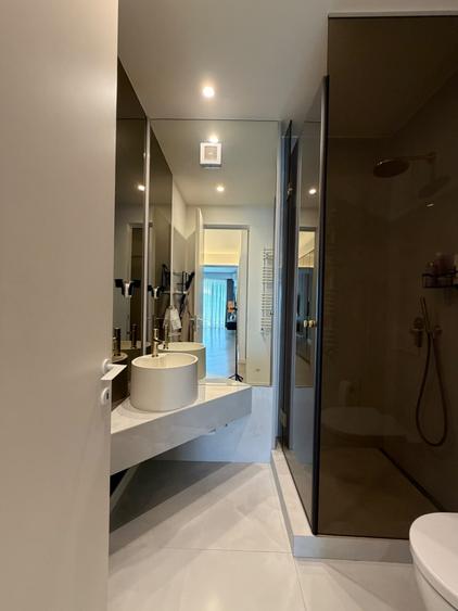 Apartament cu 3 camere semidecomandat, mobilat în Pipera