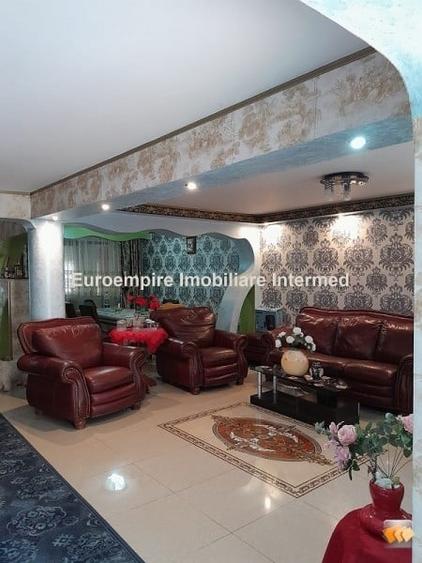 Casă cu 5 camere cu Teren 1000 Mp în Agigea