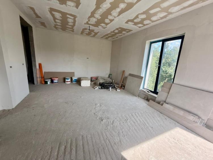 Casă individuală cu 4 camere cu Canalizare în Sud-Est