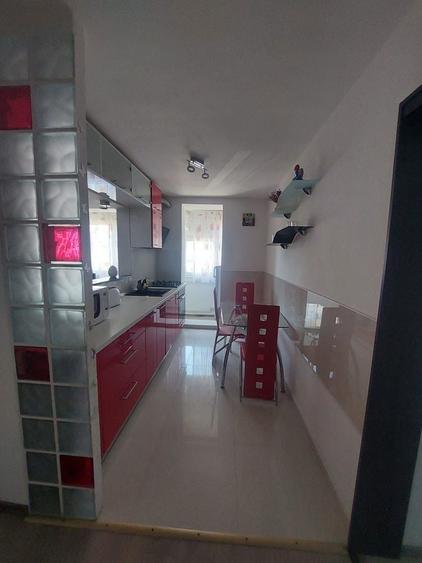 Apartament cu 3 camere decomandat în Nicolae Bălcescu