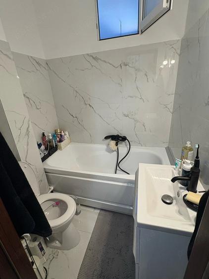 Apartament cu 3 camere semidecomandat în Șagului