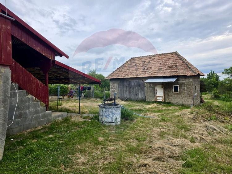 Casă individuală cu 3 camere cu Teren 1550 Mp în Ceanu Mic