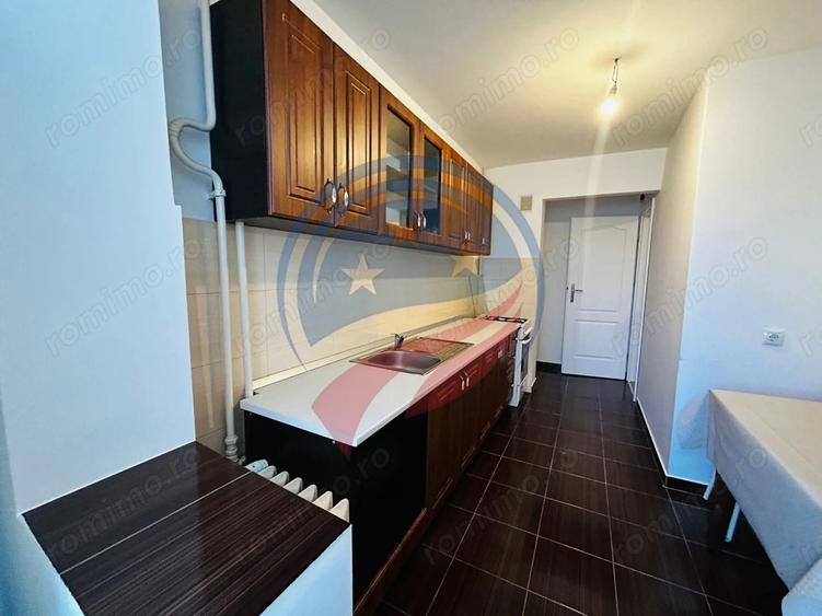 Apartament cu 4 camere decomandat în Central