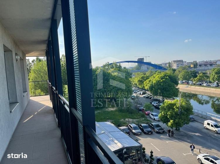 Apartament cu 3 camere în Splaiul Unirii