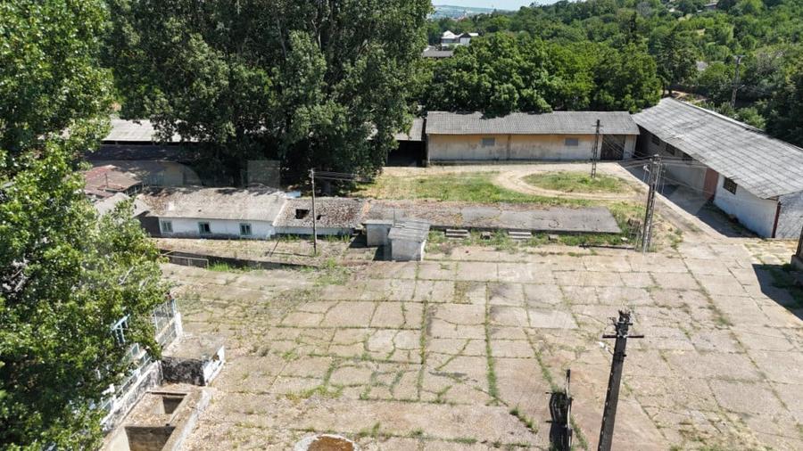 Teren de 32000 mp, în Răducăneni