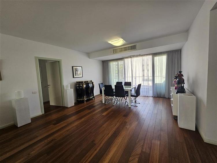 Apartament cu 3 camere semidecomandat, mobilat în Kiseleff