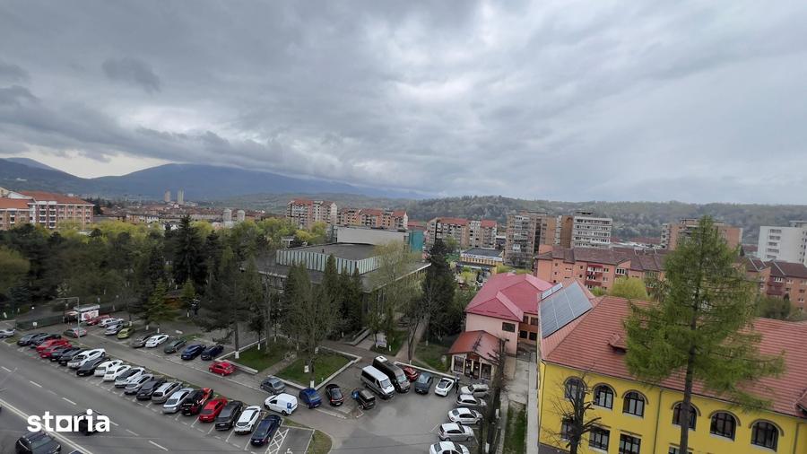 Apartament cu 2 camere decomandat în Petros